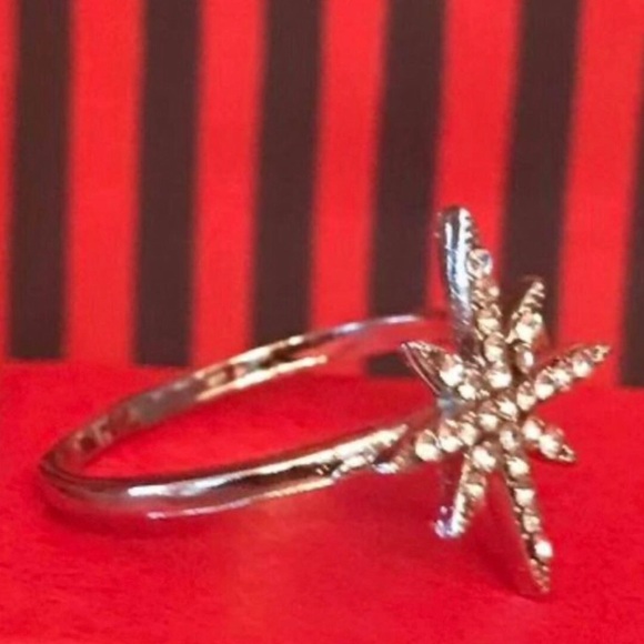 Elegant sterling Silver Starburst Ring - Picture 2 of 2
